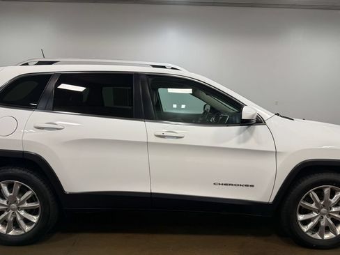 Used 2017 Jeep Cherokee Limited AWD/4WD image 31