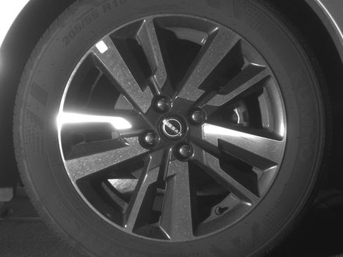 Used 2025 Nissan Versa SV image 13