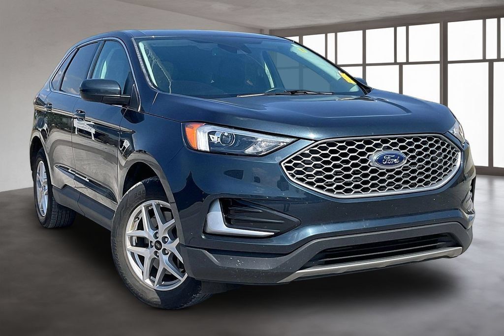 Used 2024 Ford Edge SEL AWD/4WD image 3