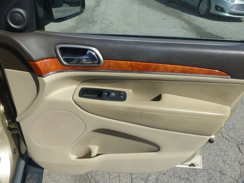 Used 2011 Jeep Grand Cherokee Overland w/ Trailer Tow Group image 17