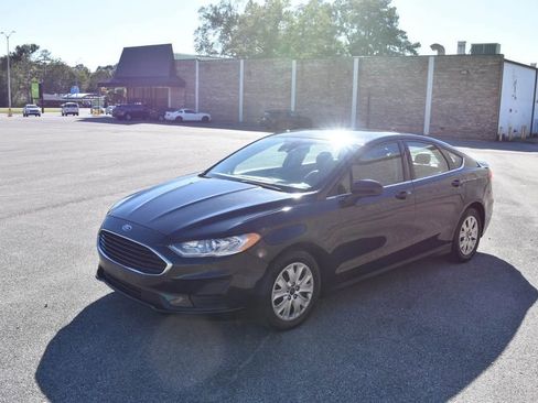 Used 2020 Ford Fusion S image 2