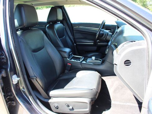 Used 2016 Chrysler 300 C AWD/4WD image 43