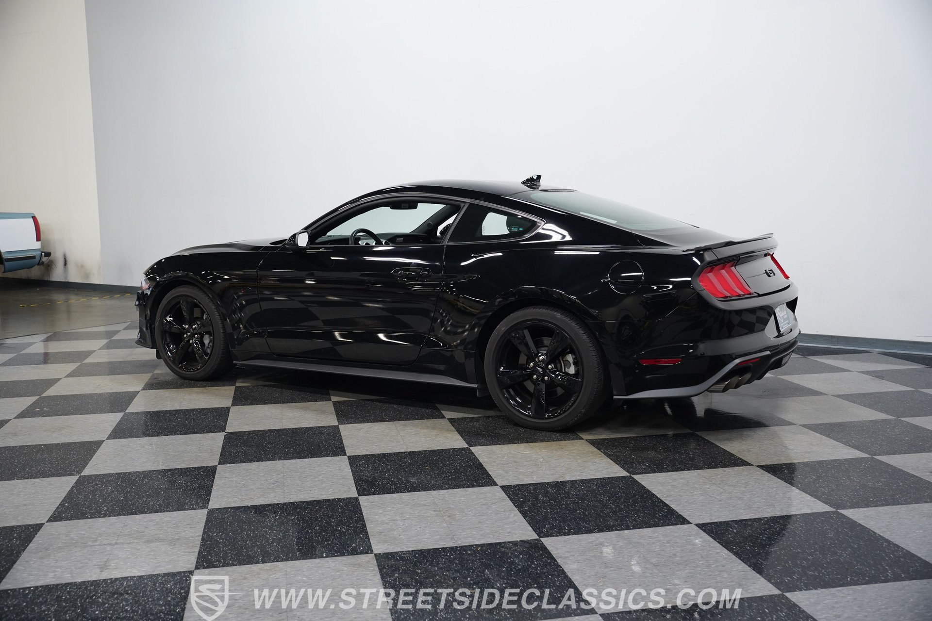 Used 2021 Ford Mustang GT w/ Black Accent Package RWD image 9