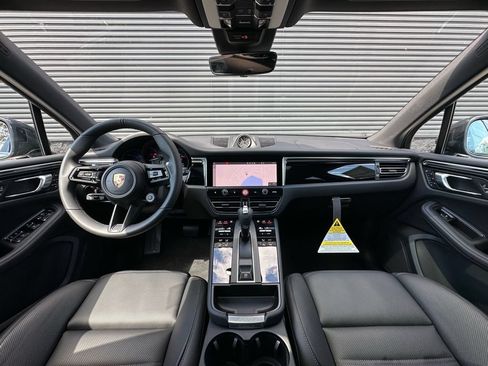 Used 2026 Porsche Macan AWD/4WD image 6