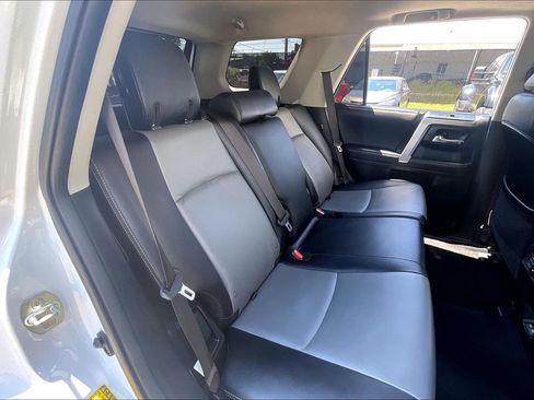 Used 2024 Toyota 4Runner SR5 Premium w/ Moonroof Package AWD/4WD image 32