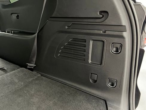 Used 2025 GMC Acadia Elevation image 42