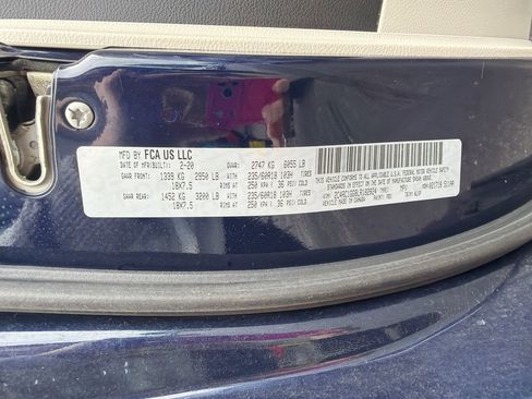 Used 2020 Chrysler Pacifica Limited FWD image 40