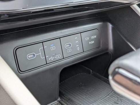 Used 2025 Hyundai Tucson SEL FWD image 33