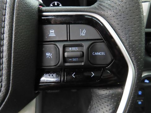 Used 2023 Toyota Tundra Platinum w/ Advanced Package image 15