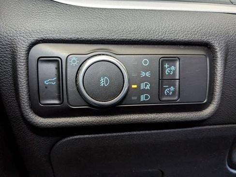Used 2023 Ford Explorer XLT w/ Equipment Group 202A AWD/4WD image 25