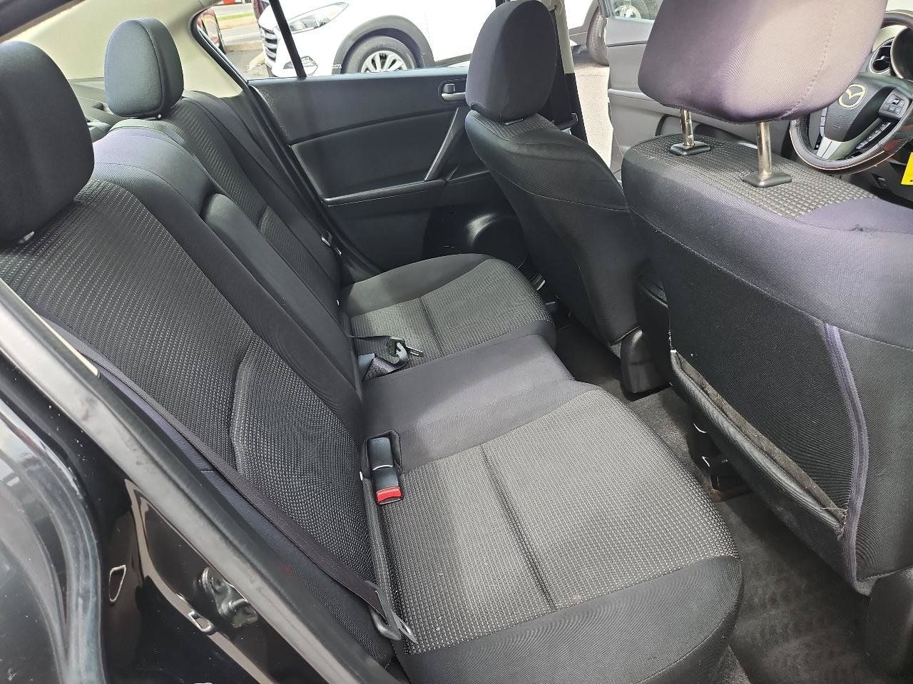 Used 2012 MAZDA MAZDA3 i Touring FWD image 19