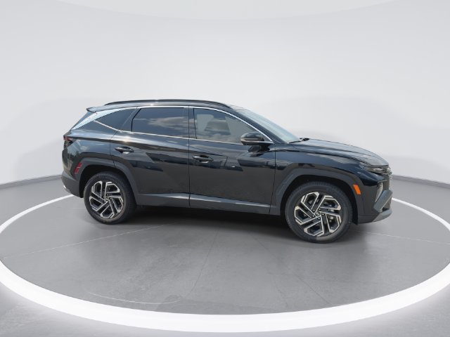 Certified 2025 Hyundai Tucson Limited AWD/4WD image 9