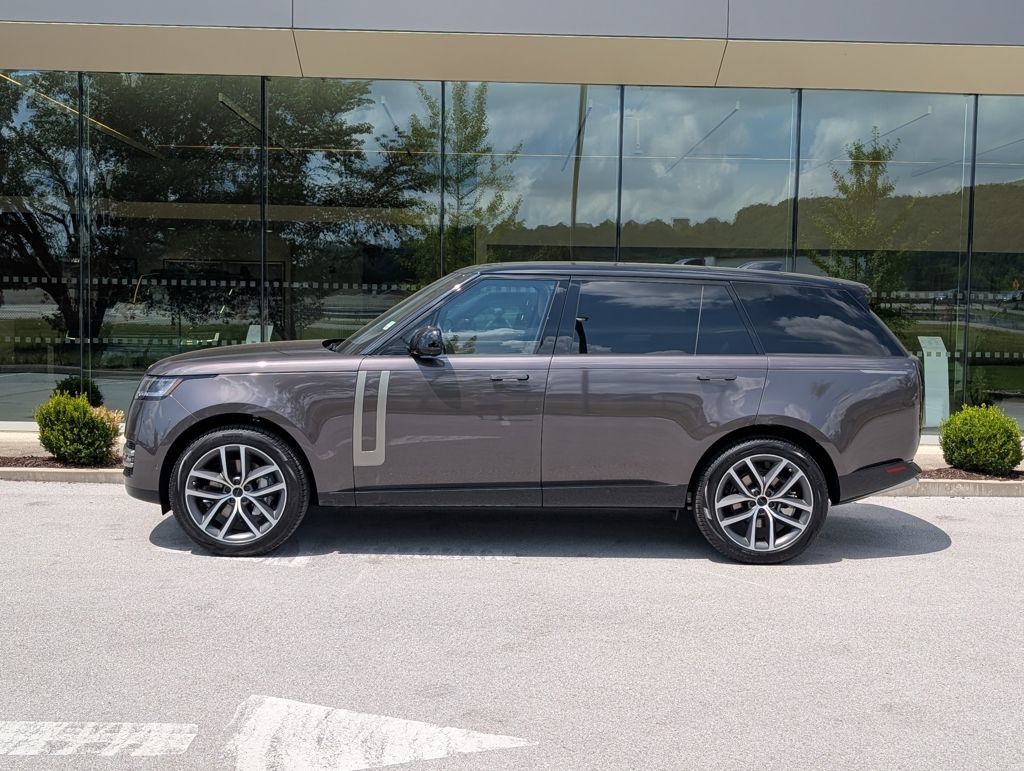 New 2026 Land Rover Range Rover Long Wheelbase SE AWD/4WD image 2
