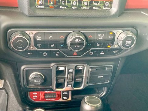 Used 2020 Jeep Gladiator Rubicon AWD/4WD image 36