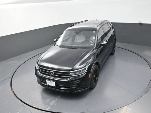 Used 2024 Volkswagen Tiguan SE R-Line AWD/4WD image 15