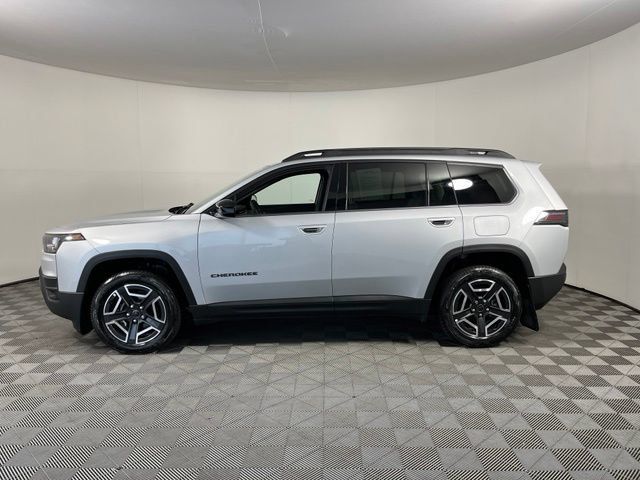 Used 2026 Jeep Cherokee Laredo AWD/4WD image 4