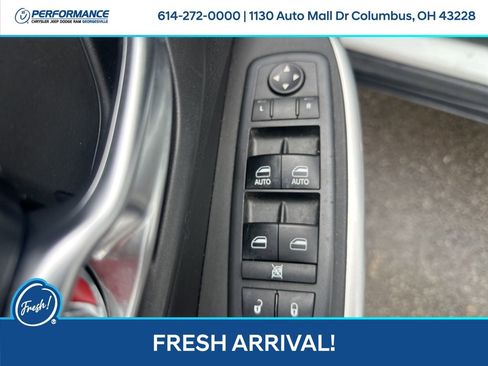Used 2018 Jeep Cherokee Latitude Plus w/ Cold Weather Group AWD/4WD image 12