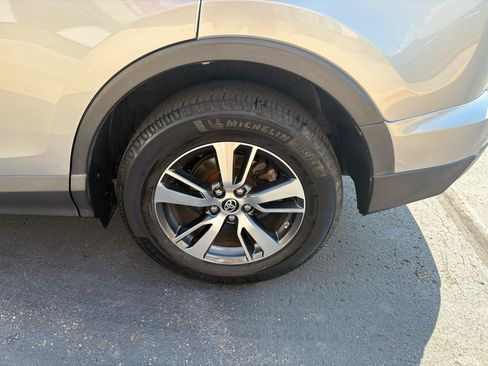 Used 2018 Toyota RAV4 XLE w/ Plus Extra Value Package FWD image 9