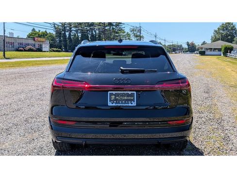 Used 2023 Audi e-tron Chronos image 6