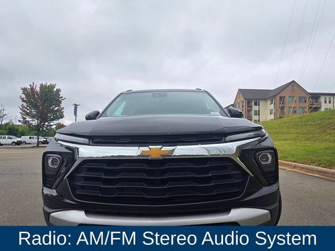 Used 2024 Chevrolet TrailBlazer LT w/ Convenience Package AWD/4WD image 8