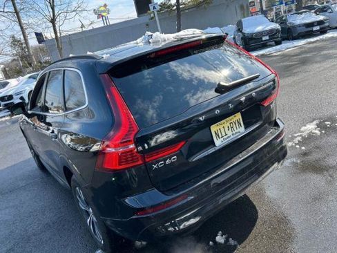 Used 2023 Volvo XC60 B5 Core w/ Climate Package image 3