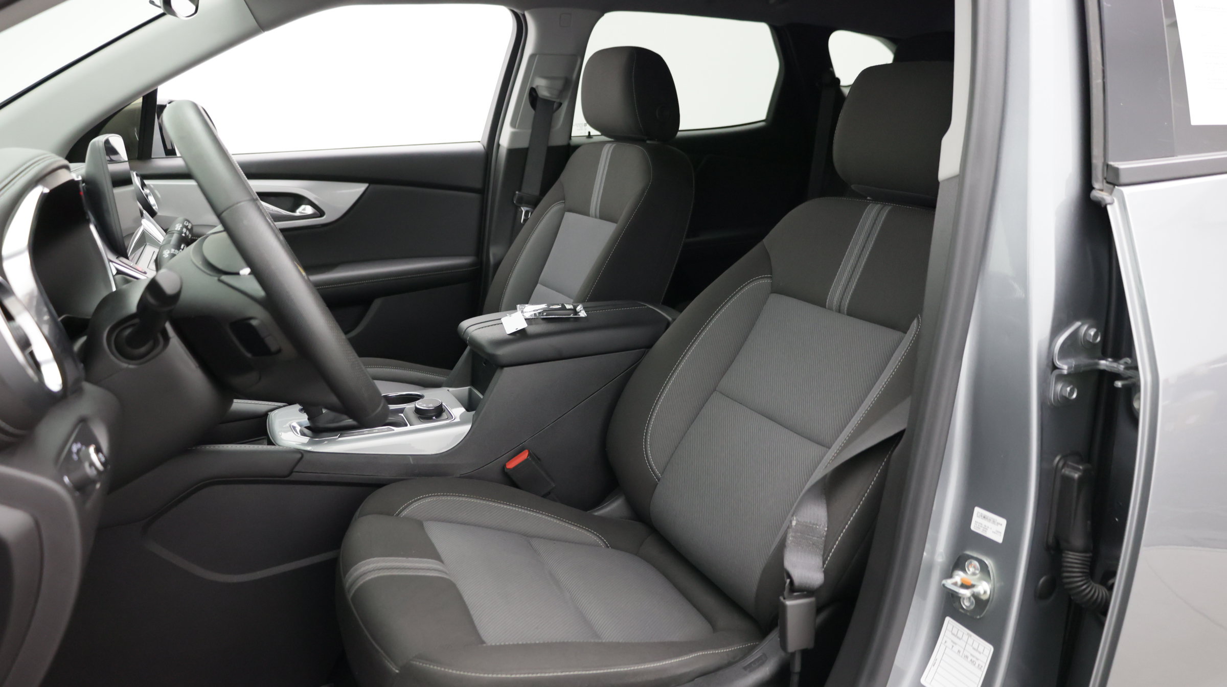 Used 2025 Chevrolet Blazer LT FWD image 16