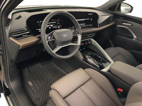 New 2025 Audi Q5 Premium Plus image 4