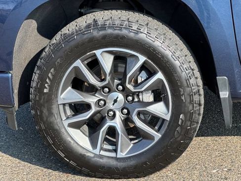 Used 2022 Chevrolet Silverado 1500 RST AWD/4WD image 45