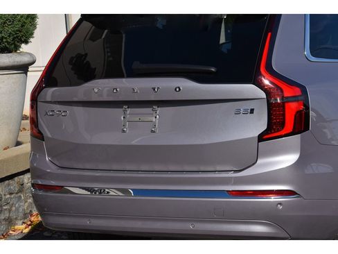 Certified 2026 Volvo XC90 B5 Plus w/ Protection Package Premier image 31