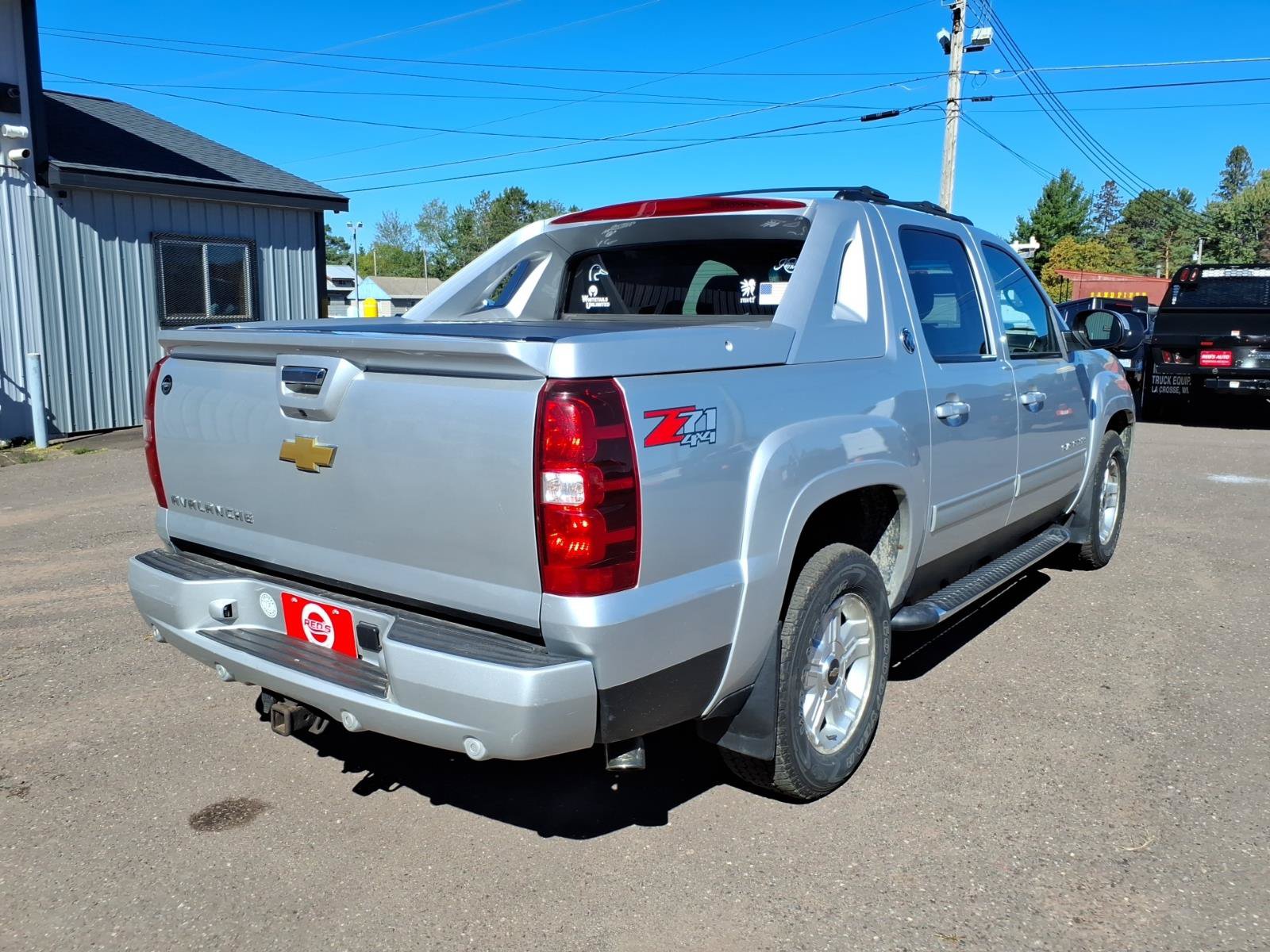 Used 2013 Chevrolet Avalanche LT w/ Suspension Package, Off-Road AWD/4WD image 6