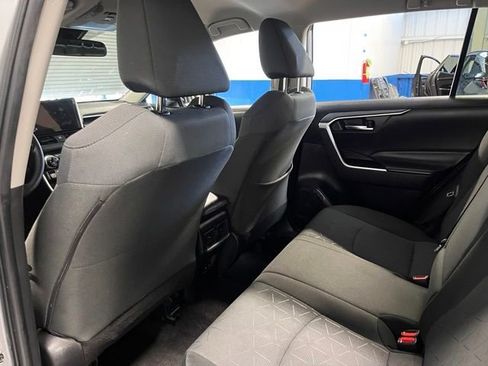Used 2024 Toyota RAV4 XLE FWD image 17