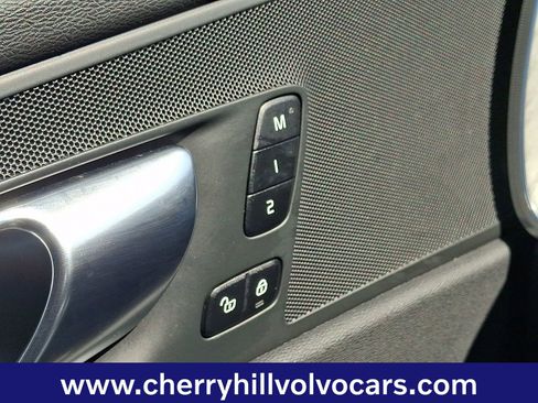 Certified 2025 Volvo XC60 B5 Plus image 22