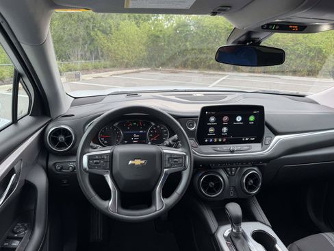 Used 2025 Chevrolet Blazer LT FWD image 13