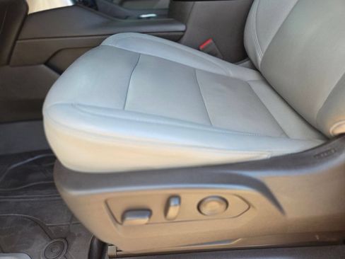 Used 2023 Chevrolet Tahoe LT w/ Luxury Package RWD image 33