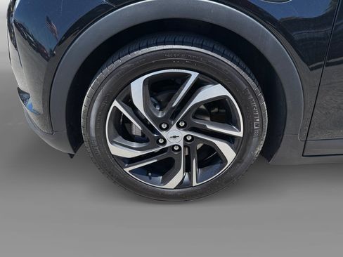 Used 2023 Chevrolet Bolt LT FWD image 9