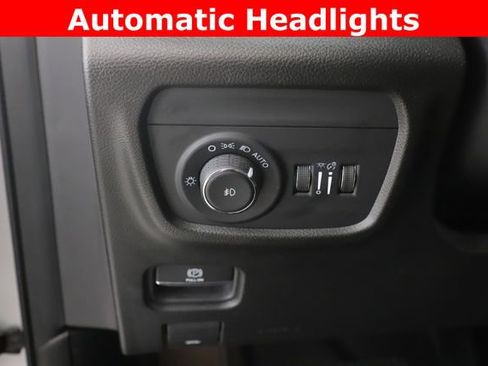 Used 2021 Jeep Grand Cherokee L Limited w/ Luxury Tech Group II image 21