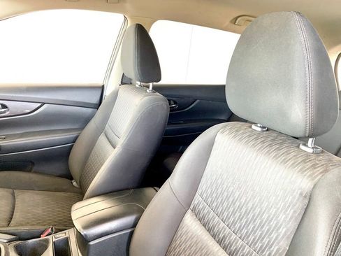 Used 2020 Nissan Rogue SV w/ Premium Package FWD image 11