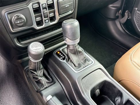 Used 2021 Jeep Gladiator Overland w/ Popular Equipment Package image 18