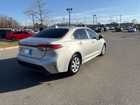 Used 2024 Toyota Corolla LE image 4