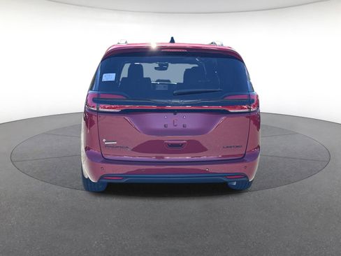 New 2026 Chrysler Pacifica Limited w/ S Appearance Package image 4