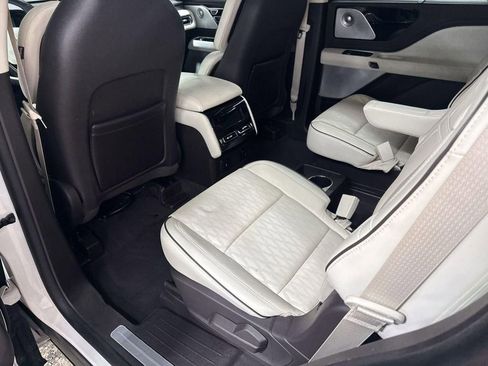 Certified 2023 Lincoln Aviator Black Label w/ Class IV Trailer Tow Package AWD/4WD image 34