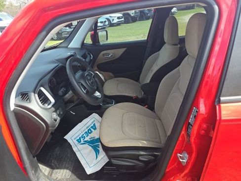 Used 2019 Jeep Renegade Latitude image 9