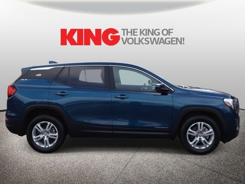 Used 2021 GMC Terrain SLE image 2