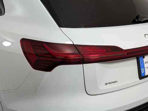 Used 2021 Audi e-tron Prestige w/ Prestige Package image 15