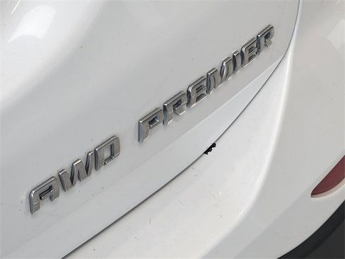 Used 2022 Chevrolet Equinox Premier image 13