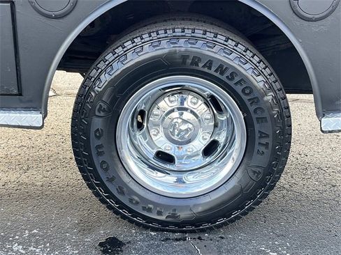 Used 2020 RAM 3500 Tradesman w/ Chrome Appearance Group image 13