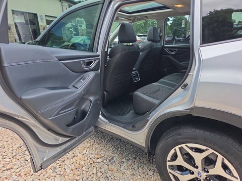 Used 2020 Subaru Forester Premium w/ Popular Package #1 AWD/4WD image 17