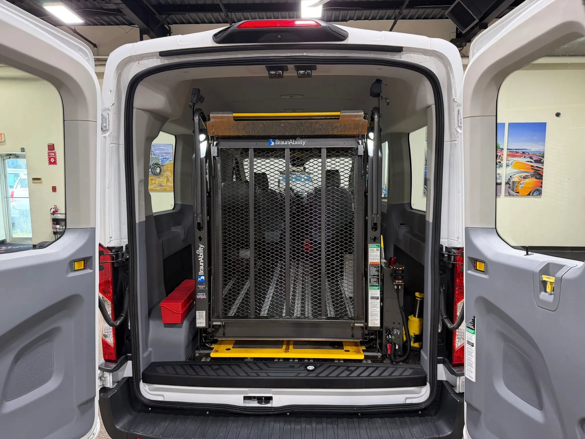 Used 2018 Ford Transit 150 XL RWD image 45