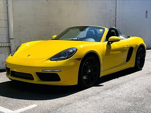 Certified 2024 Porsche 718 Boxster RWD image 1