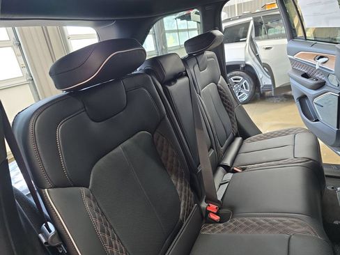 New 2026 Jeep Grand Cherokee Summit AWD/4WD image 11